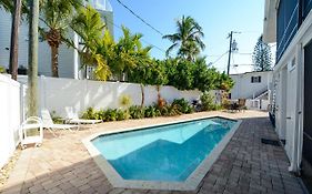 Canal 311 - Right In Siesta Key Village!